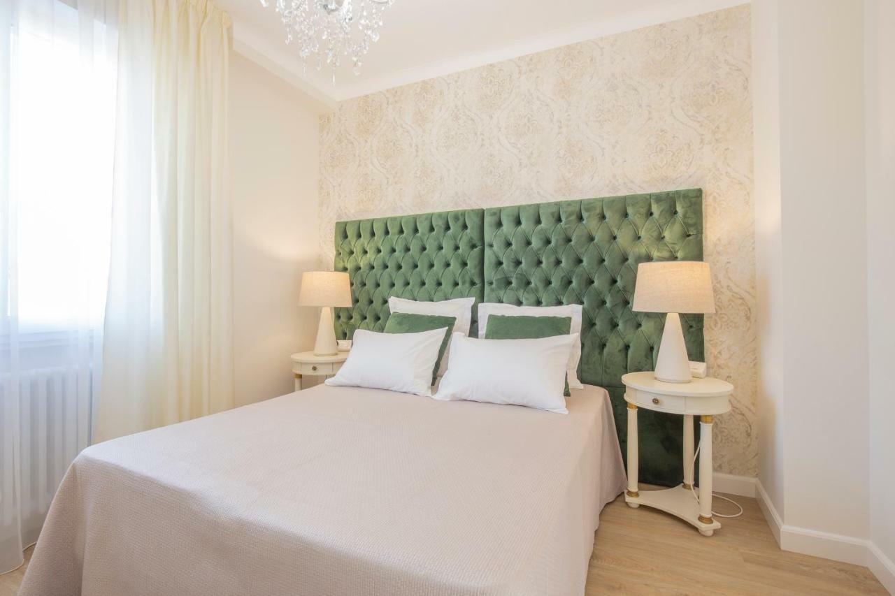 Crys: Apartments, Holiday, Business, Verde Верона Экстерьер фото