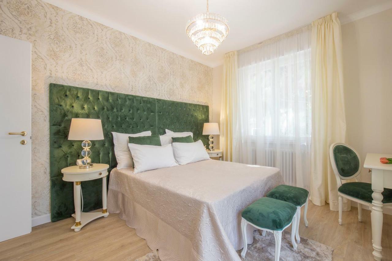 Crys: Apartments, Holiday, Business, Verde Верона Экстерьер фото